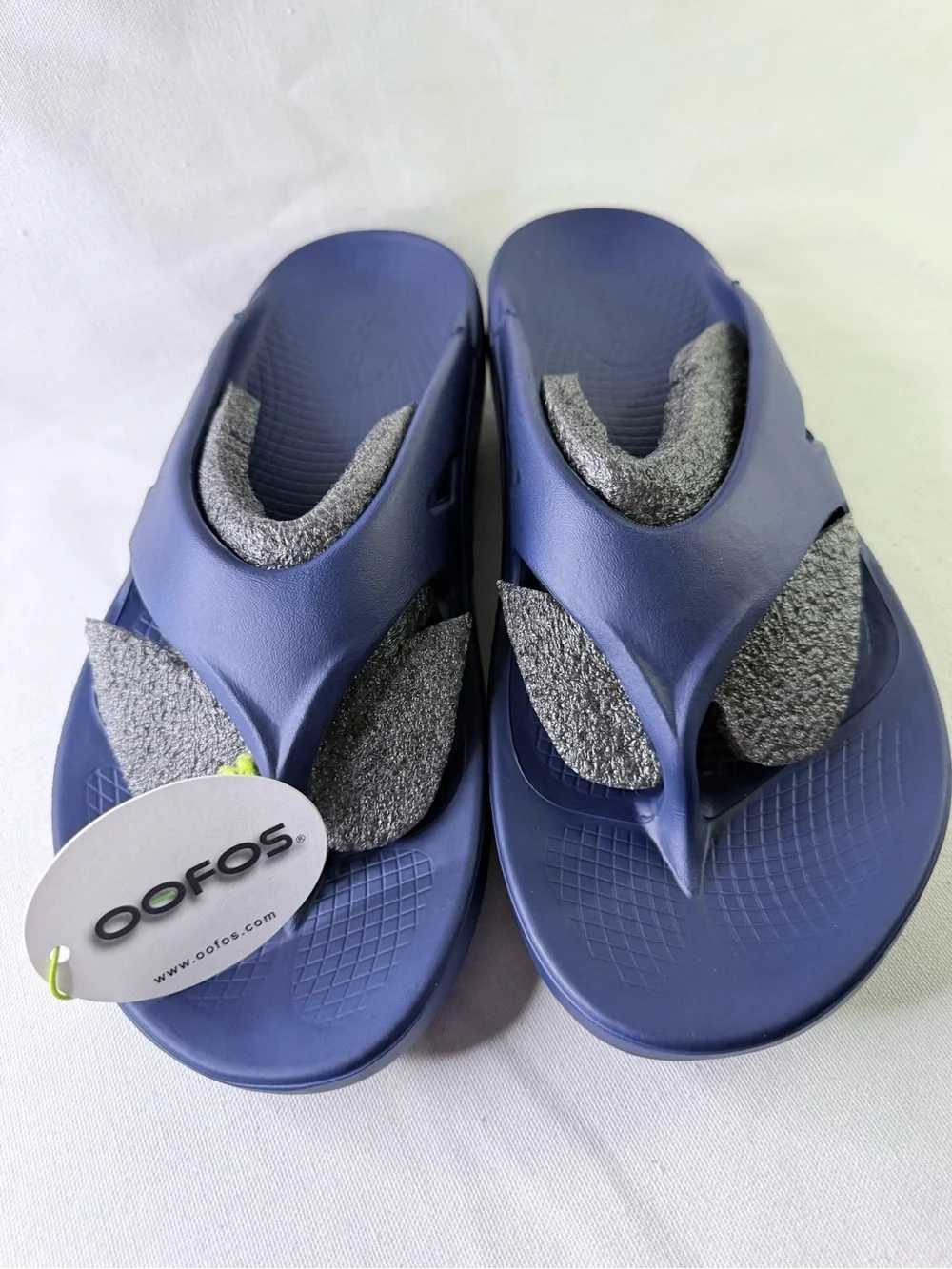 OOFOS brand new